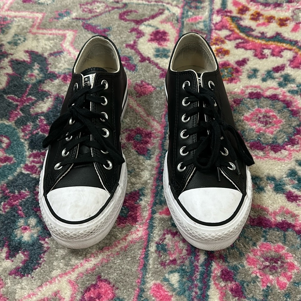 Women’s Black converse